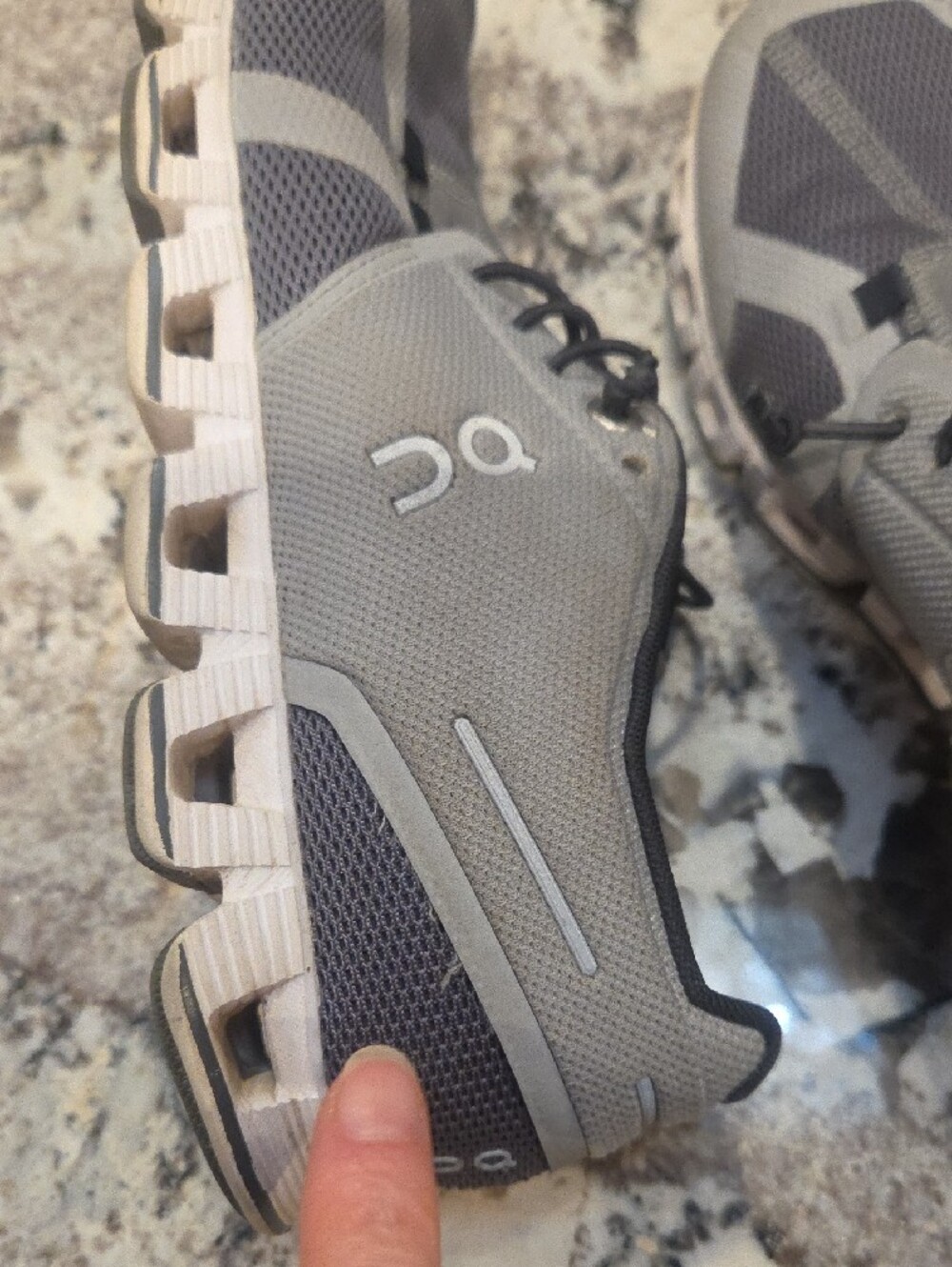 On Running Gray and Black Women 7.5 Cloud-Style Sneakers - Picture 10 of 11
